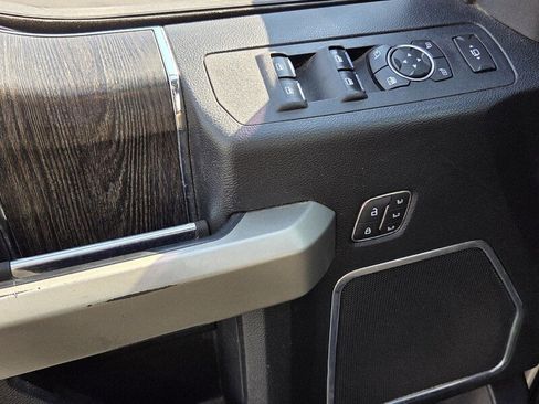 Used 2020 Ford F250 Lariat image 28