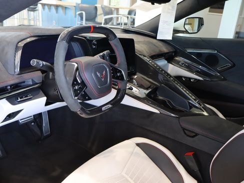 Used 2023 Chevrolet Corvette Z06 w/ Z07 Performance Package RWD image 13
