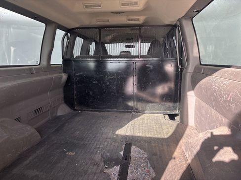 Used 2016 Chevrolet Express 2500 Extended image 12