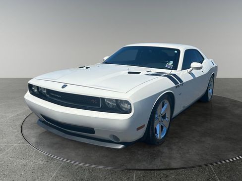 Used 2009 Dodge Challenger R/T RWD image 3