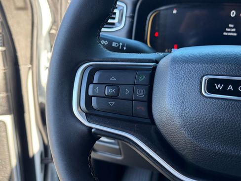 Used 2024 Jeep Wagoneer 4WD image 21