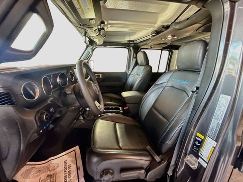 Used 2023 Jeep Wrangler Unlimited Rubicon 4xe w/ Cold Weather Group AWD/4WD image 23
