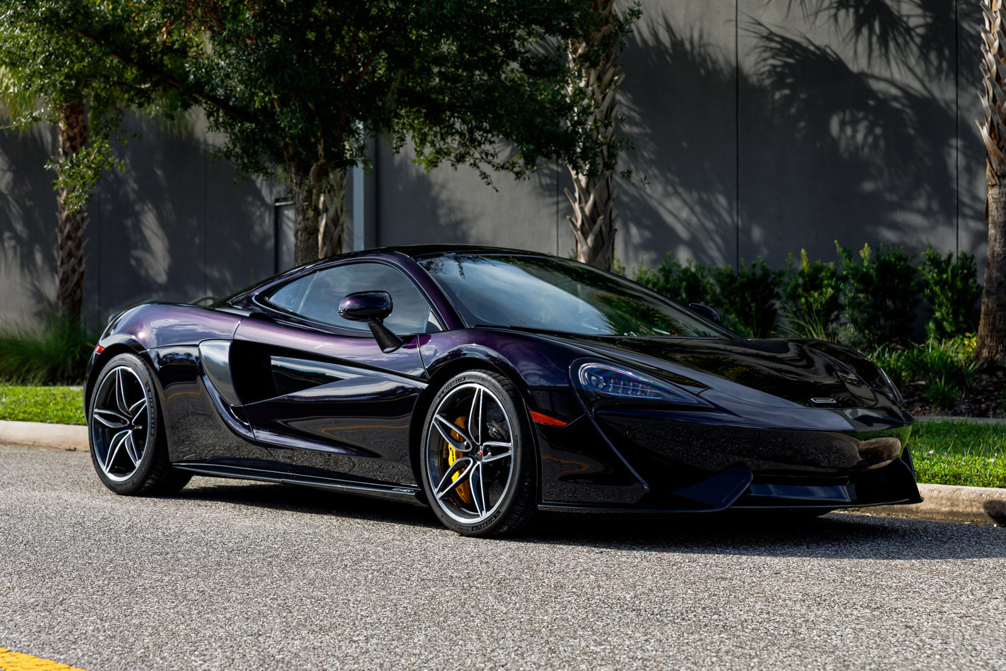 Used 2018 McLaren 570S RWD image 2
