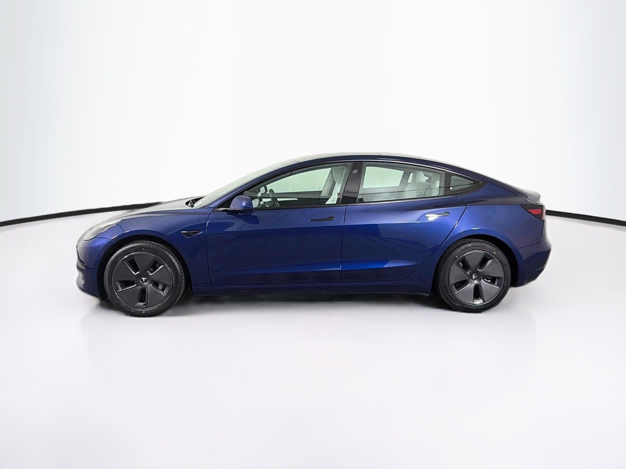 Used 2023 Tesla Model 3 Standard Range RWD image 4