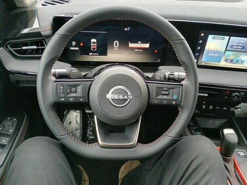 New 2025 Nissan Kicks SR image 14