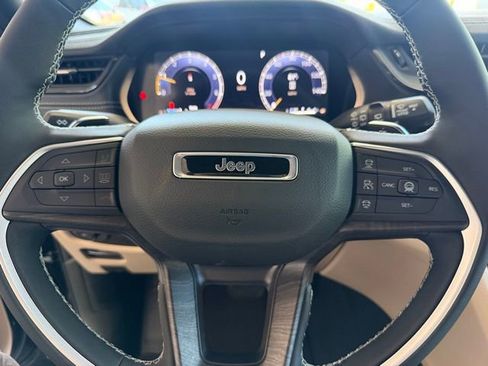 New 2026 Jeep Grand Cherokee Limited AWD/4WD image 15