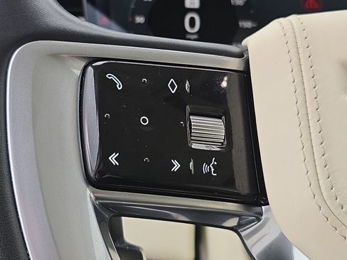 Certified 2023 Land Rover Range Rover SE image 17