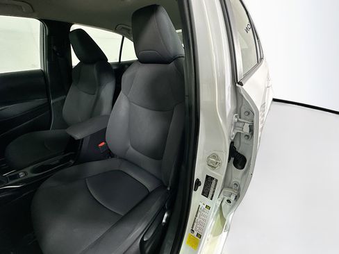 Used 2022 Toyota Corolla LE image 12