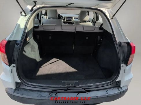 Used 2018 Honda HR-V LX image 17
