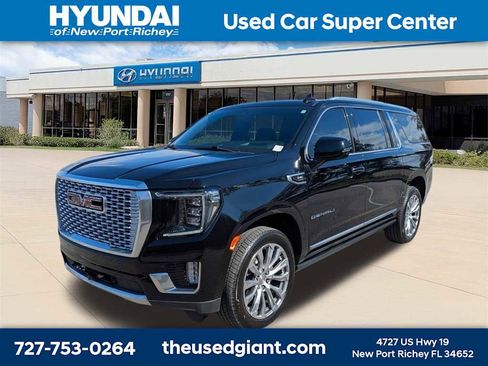 Used 2022 GMC Yukon XL Denali w/ Denali Premium Package image 1