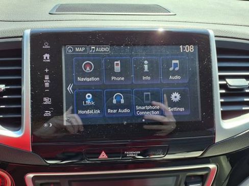 Used 2017 Honda Pilot Touring image 29