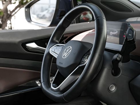 Used 2021 Volkswagen ID.4 Pro S image 19