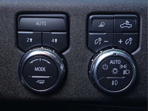 Used 2025 GMC Sierra 1500 SLT image 16