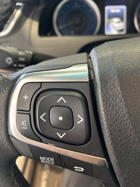 Used 2017 Toyota Camry XLE w/ Moonroof Package FWD image 15