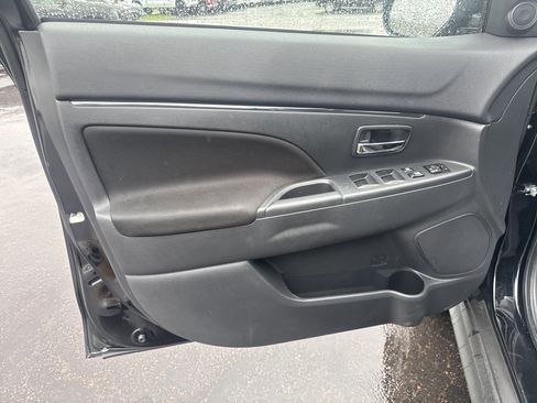 Used 2025 Mitsubishi Outlander Sport ES AWD/4WD image 15