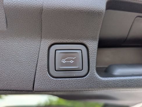 Certified 2023 GMC Acadia SLT AWD/4WD image 12