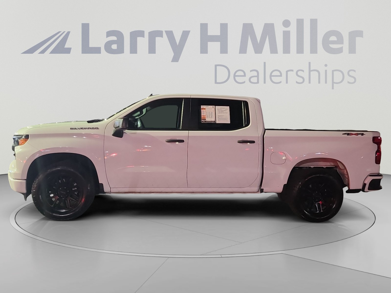 Certified 2023 Chevrolet Silverado 1500 Custom AWD/4WD image 2