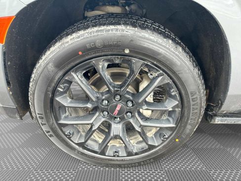 Certified 2022 GMC Yukon Denali image 39