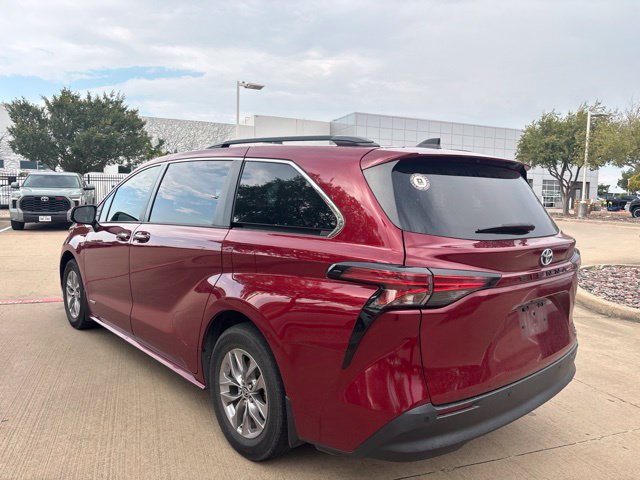 Used 2021 Toyota Sienna XLE FWD image 7