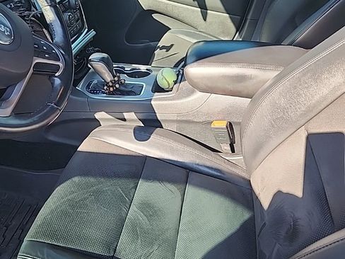 Used 2021 Jeep Grand Cherokee Laredo X image 4