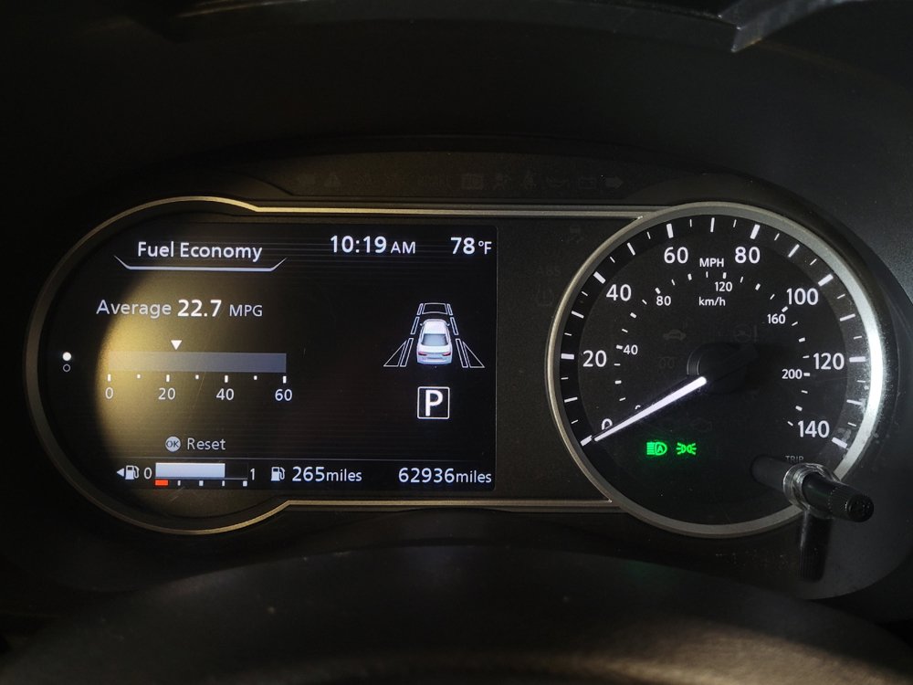 Used 2021 Nissan Versa SV FWD image 23