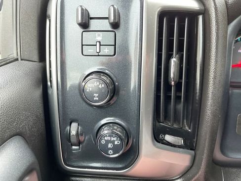 Used 2018 Chevrolet Silverado 1500 LT w/ All Star Edition image 27