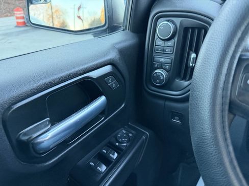 Used 2020 Chevrolet Silverado 1500 Custom w/ Custom Convenience Package image 20