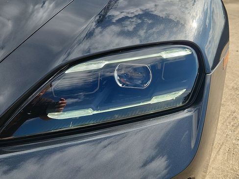 Certified 2025 Porsche Taycan 4S image 9