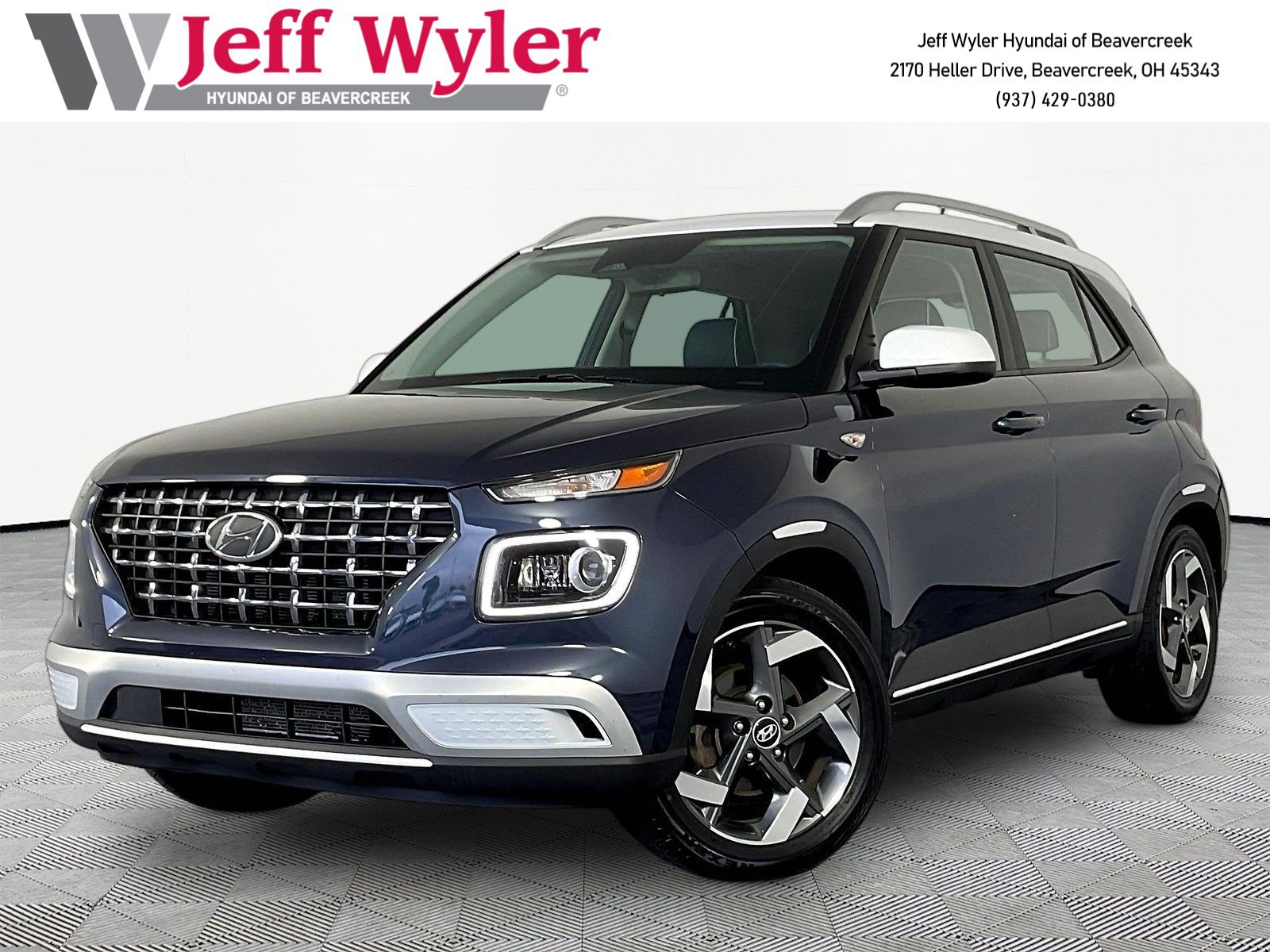 Used 2023 Hyundai Venue Limited FWD image 1