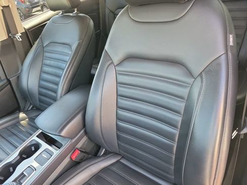 Used 2024 Ford Edge SEL AWD/4WD image 13
