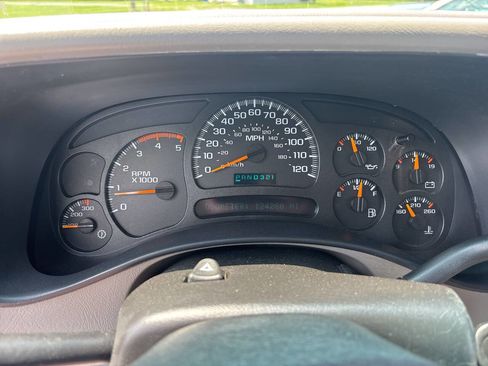 Used 2005 Chevrolet Silverado 2500 LT w/ Heavy-Duty Power Package image 31