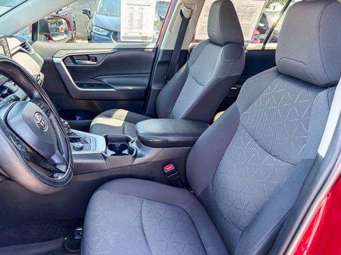 Used 2020 Toyota RAV4 XLE w/ Convenience Package AWD/4WD image 17