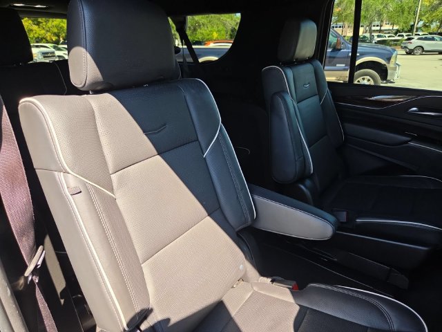 Certified 2022 Cadillac Escalade ESV Premium Luxury AWD/4WD image 27