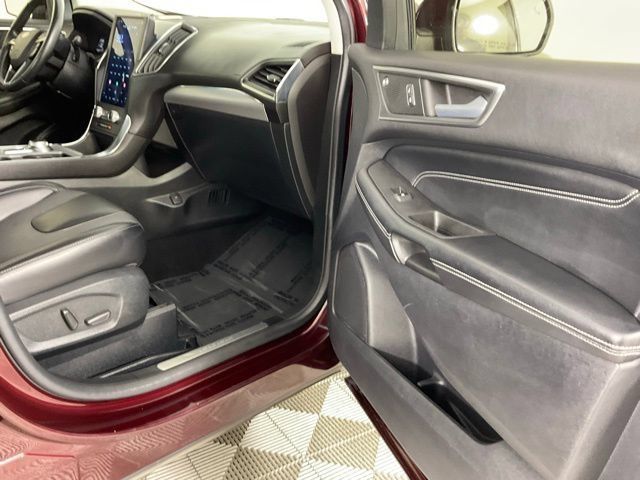 Used 2022 Ford Edge Titanium AWD/4WD image 15