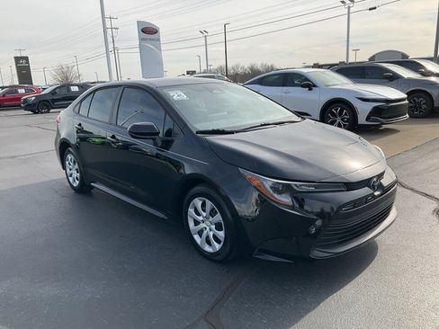 Used 2023 Toyota Corolla LE image 18