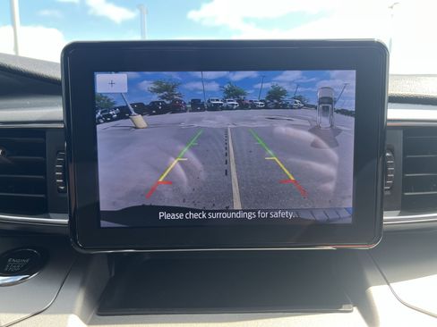 Used 2022 Ford Explorer XLT w/ Equipment Group 202A image 23