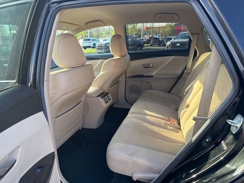 Used 2012 Toyota Venza LE w/ LE Convenience Pkg image 11