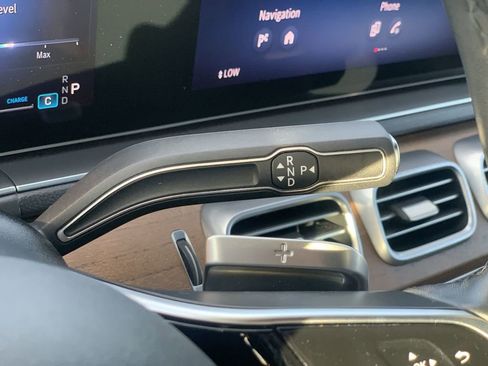 Used 2024 Mercedes-Benz GLE 350 4MATIC image 13