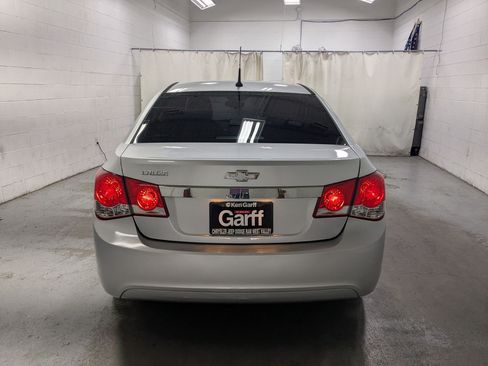 Used 2014 Chevrolet Cruze LS FWD image 8