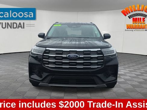 Used 2026 Ford Explorer Active RWD image 2