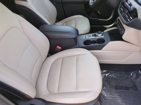 Used 2022 Ford Escape SEL w/ Technology Package AWD/4WD image 30
