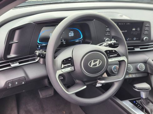New 2026 Hyundai Elantra SE FWD image 19