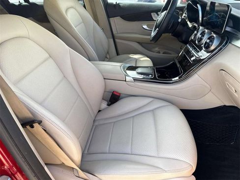 Used 2020 Mercedes-Benz GLC 300 w/ Multimedia Package image 11