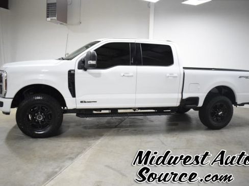 Used 2024 Ford F250 XLT w/ XLT Premium Package AWD/4WD image 2