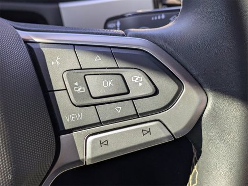 Used 2022 Volkswagen Atlas Cross Sport SE image 28