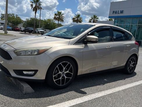 Used 2017 Ford Focus SEL FWD image 1