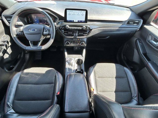 Used 2025 Ford Escape ST-Line Select AWD/4WD image 4