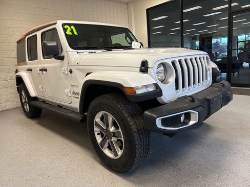 Used 2021 Jeep Wrangler Unlimited Sahara AWD/4WD image 8