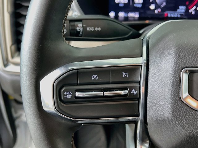 Used 2025 GMC Canyon Denali AWD/4WD image 13