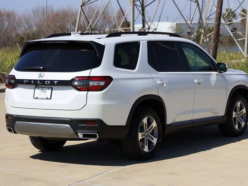 New 2026 Honda Pilot EX-L image 8